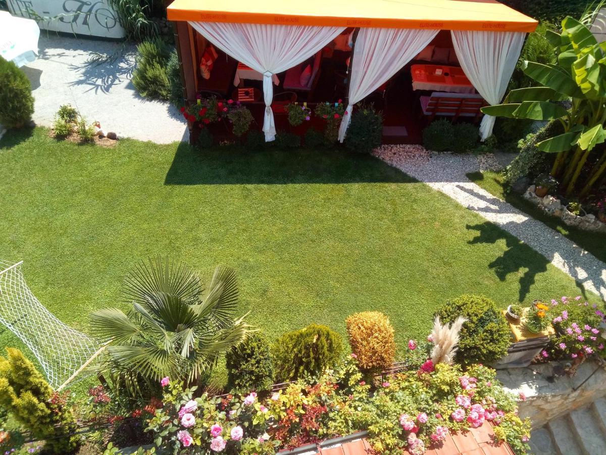 Yard House Trpejca Hotell Ohrid Exteriör bild