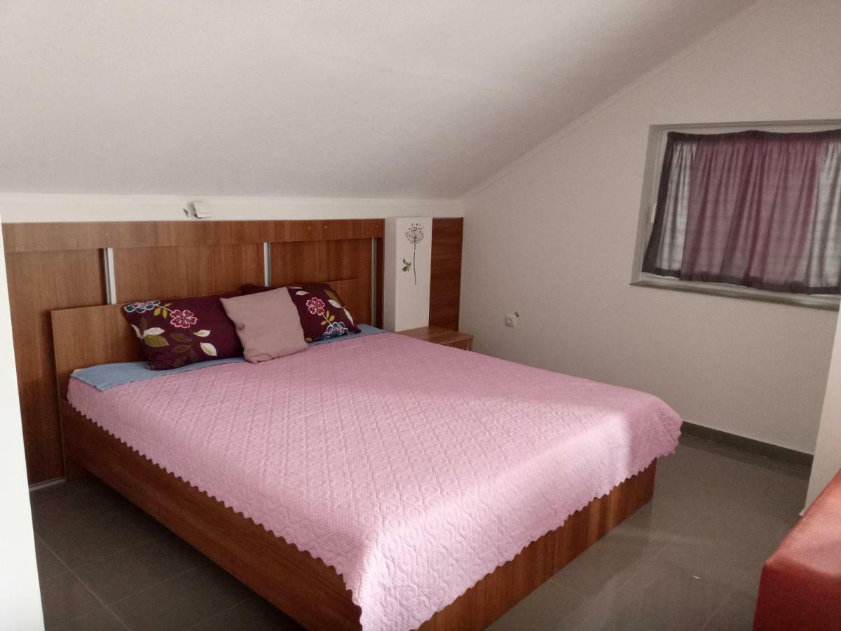 Yard House Trpejca Hotell Ohrid Exteriör bild