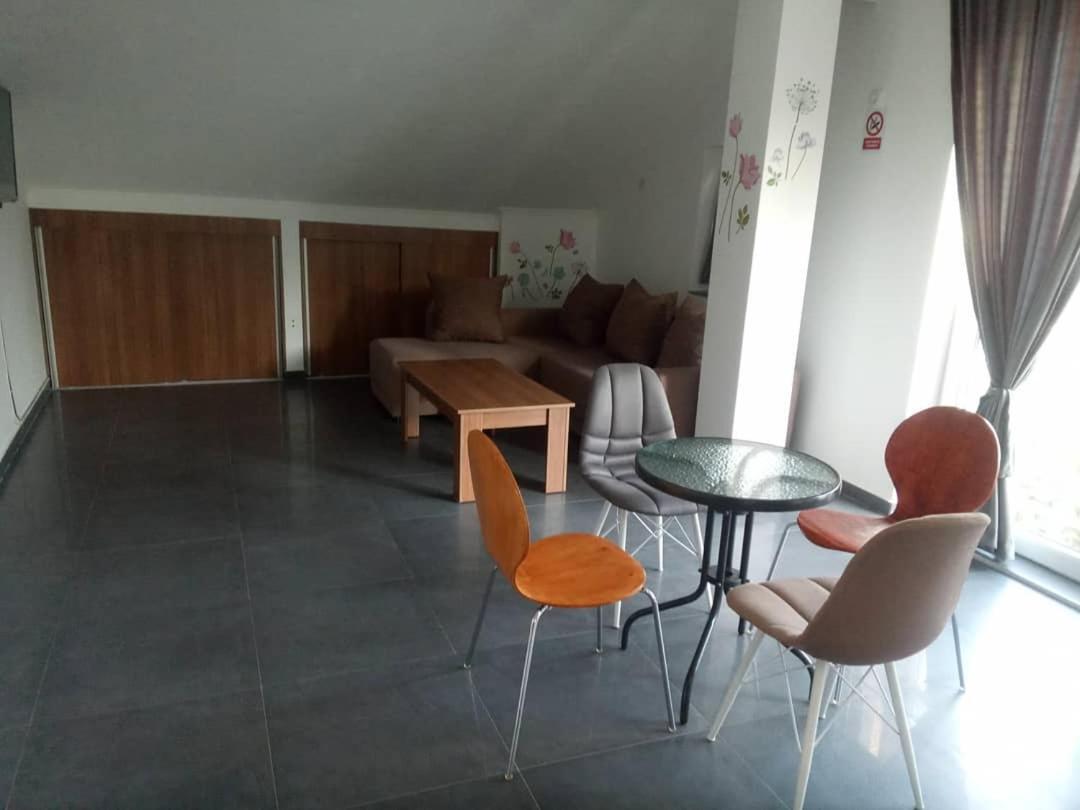 Yard House Trpejca Hotell Ohrid Exteriör bild