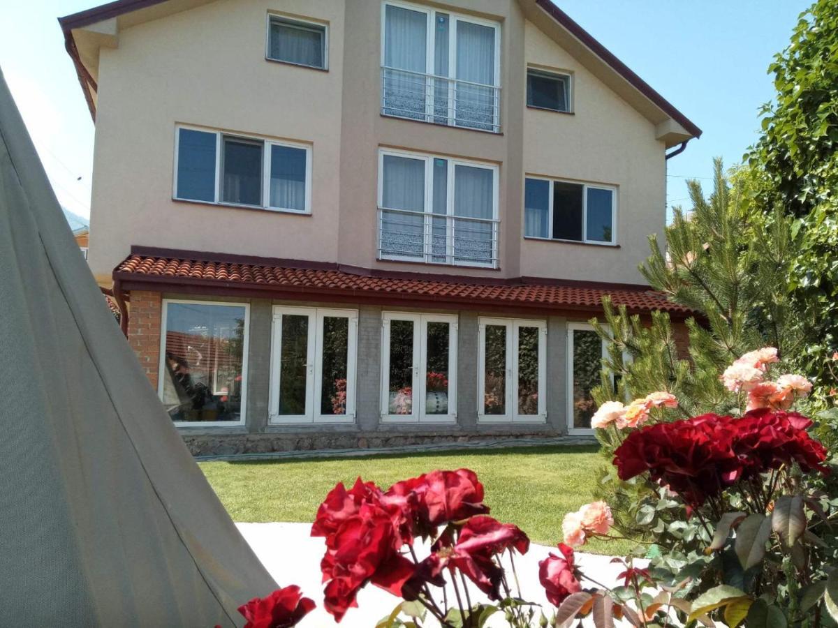 Yard House Trpejca Hotell Ohrid Exteriör bild